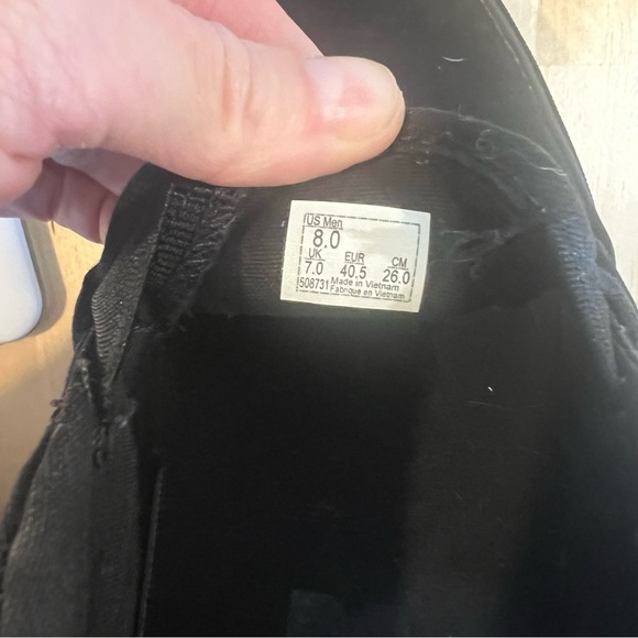 SOLD Vans Classic Tennis Shoes - Picture 9 of 9